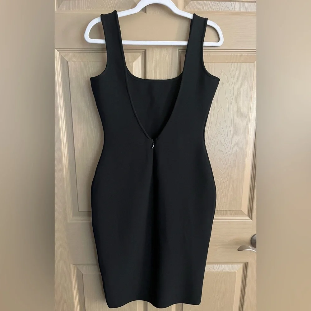NWOT Sleeveless Deep V Back Bodycon Dress! - Picture 2 of 9